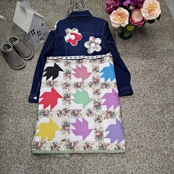 3873 Size Medium Quilted Patchwork Jean Jacket with Multicolor Leaves - Picture 6 of 7